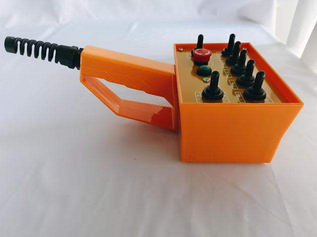 7個撥桿3檔自復位工業(yè)遙控器